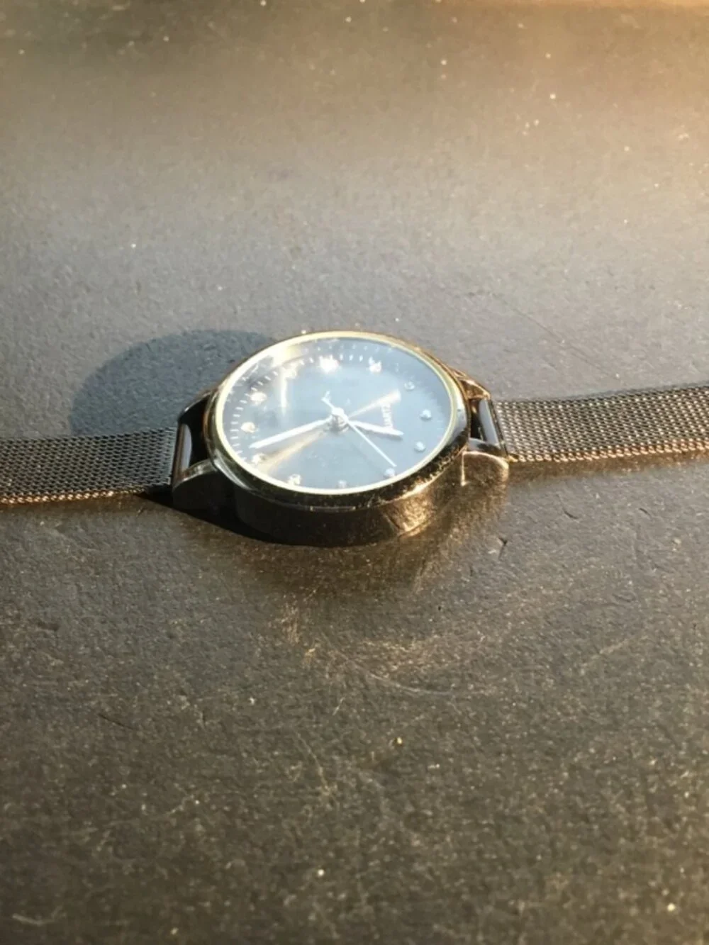 Women Quartz Watch== black/ CZ == Mesh Metal Band== Runs=NEW BATTERY=NICE